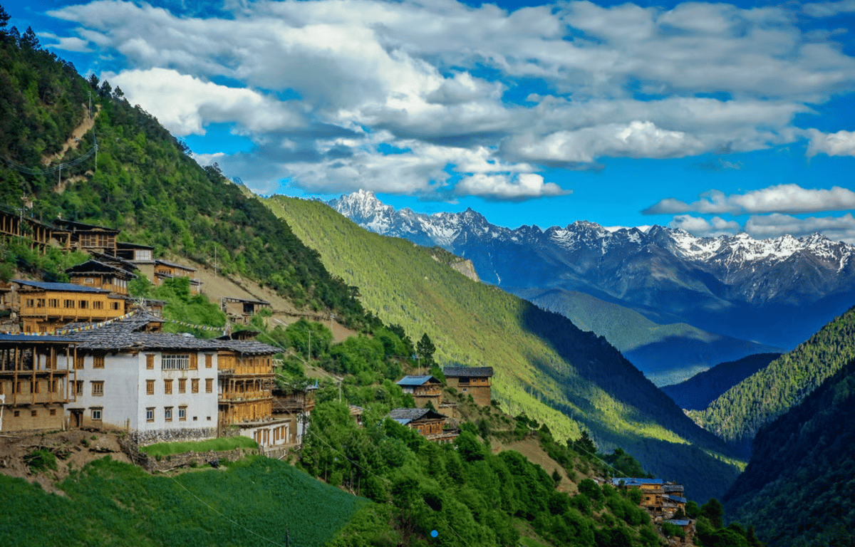 Best Road Trips in China in 2026: Where to Go