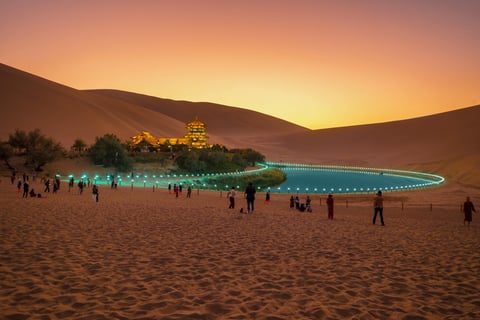 Mingsha Mountain Crescent Spring