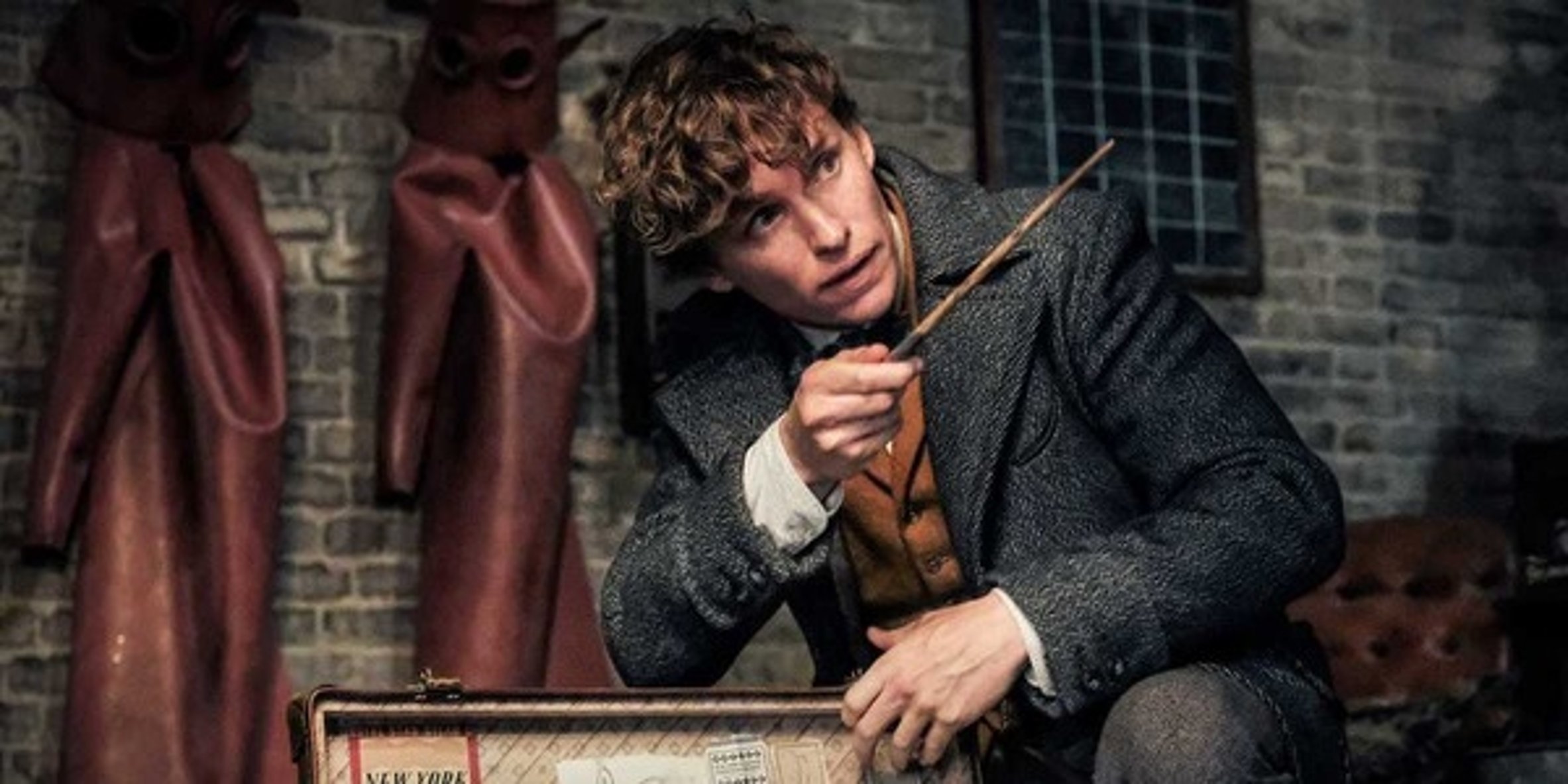 Eddie Redmayne Explains The Difference between Filming Fantastic Beasts 3 Before and After COVID-19