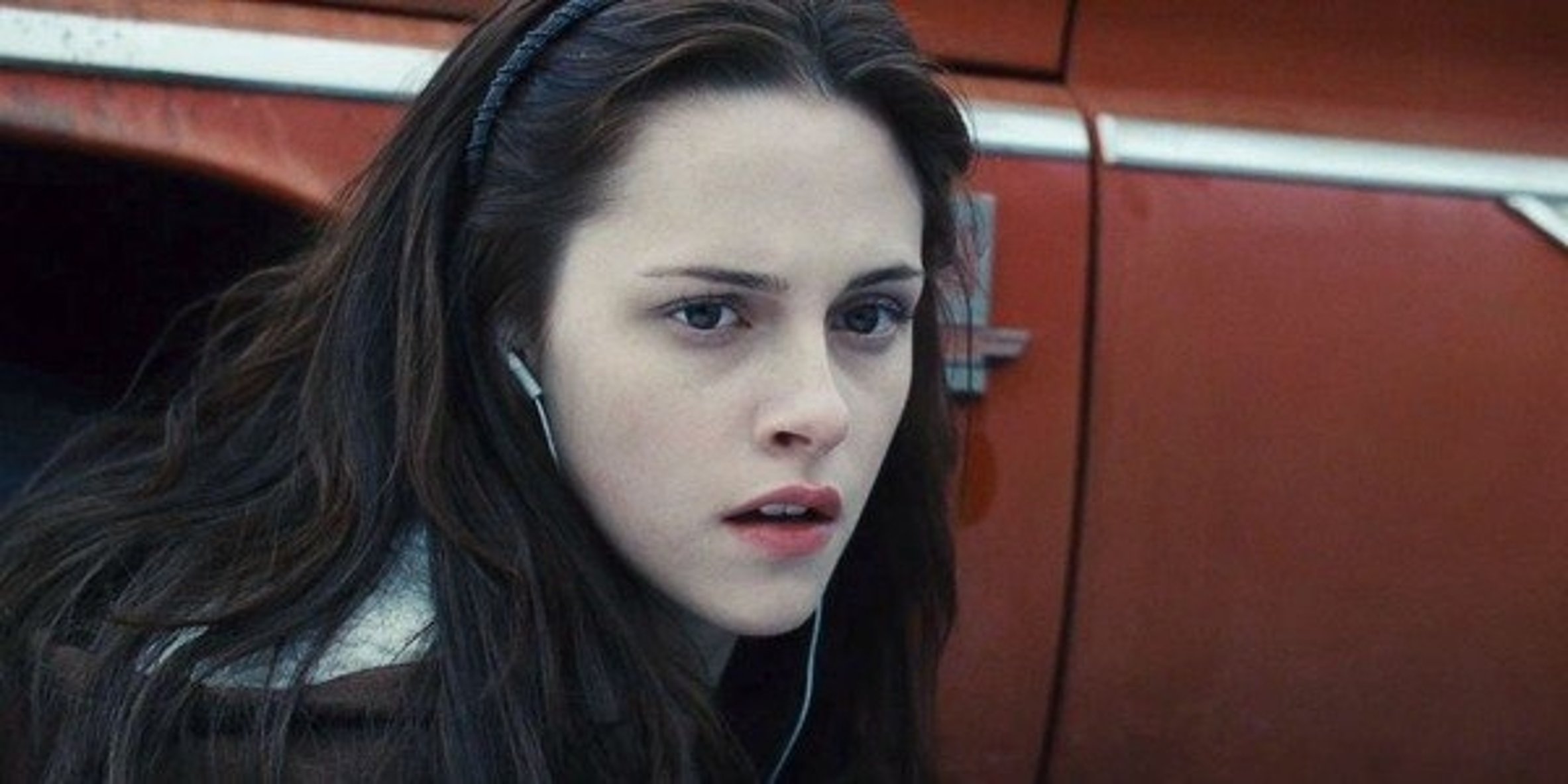 Twilight's Stephenie Meyer Responds To Critics Who Say That Bella Swan Is Not A Good Role Model