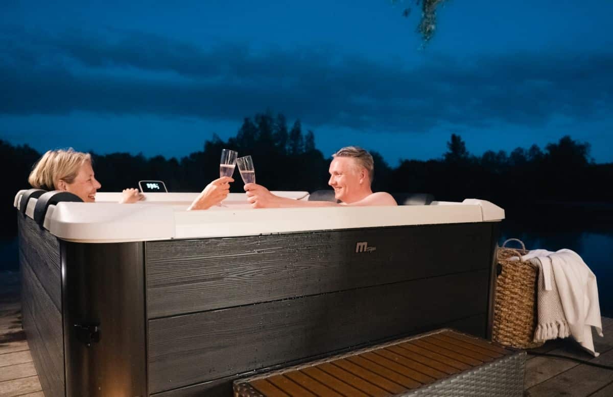 MSpa OSLO Hot Tub for 4-6 people