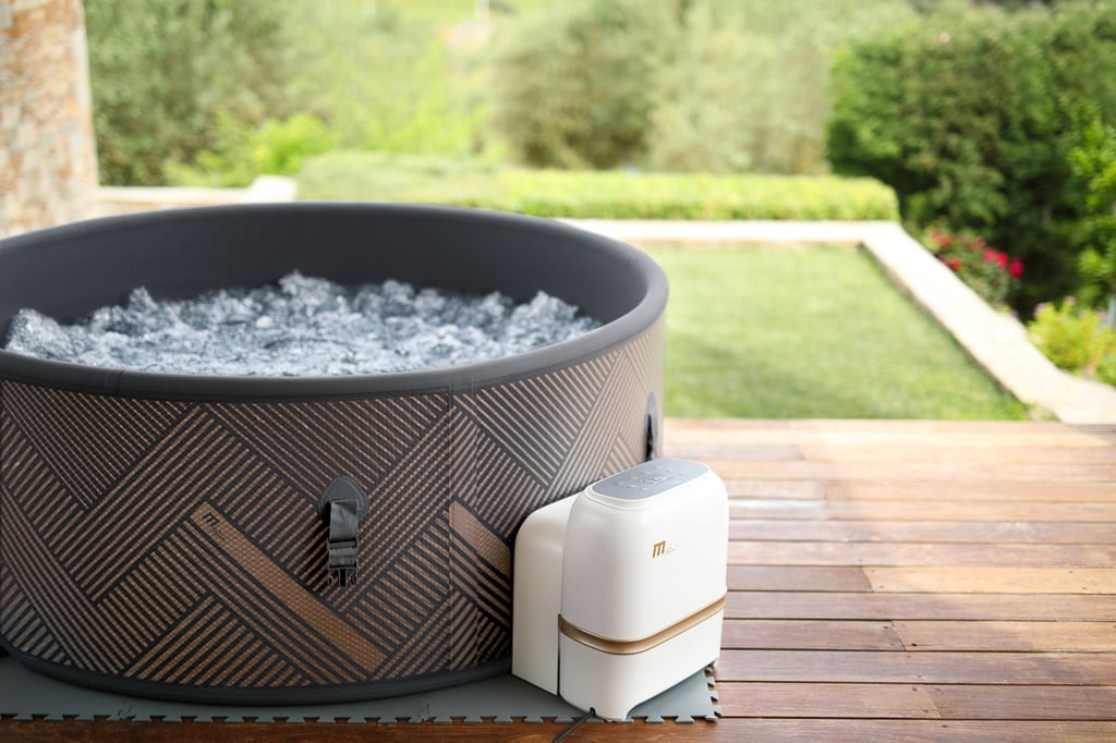 MSpa Mono Hot Tub for 6 people