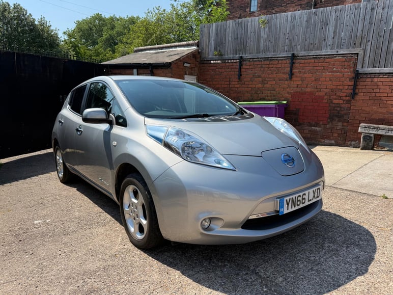 2016 NISSAN LEAF 30KWH ACENTA AUTO 5DR 2016 58,000 MILES AUTOMATIC VEHICLE PRICE 3,490... photo