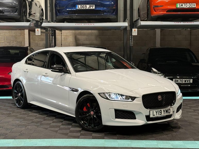 Jaguar Xe