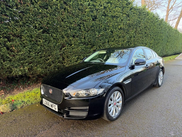 Jaguar Xe