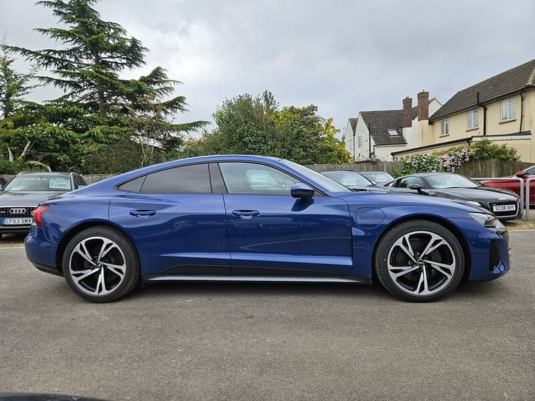 Audi E-tron GT
