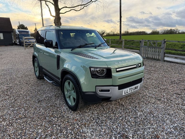Land Rover Defender