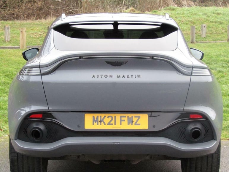 Aston Martin Dbx
