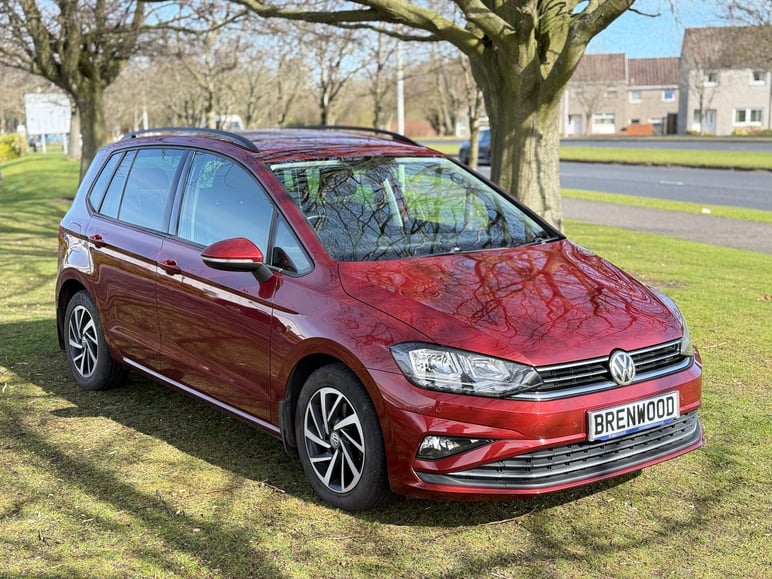 Volkswagen Golf Sv
