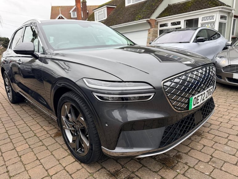 Genesis Gv70
