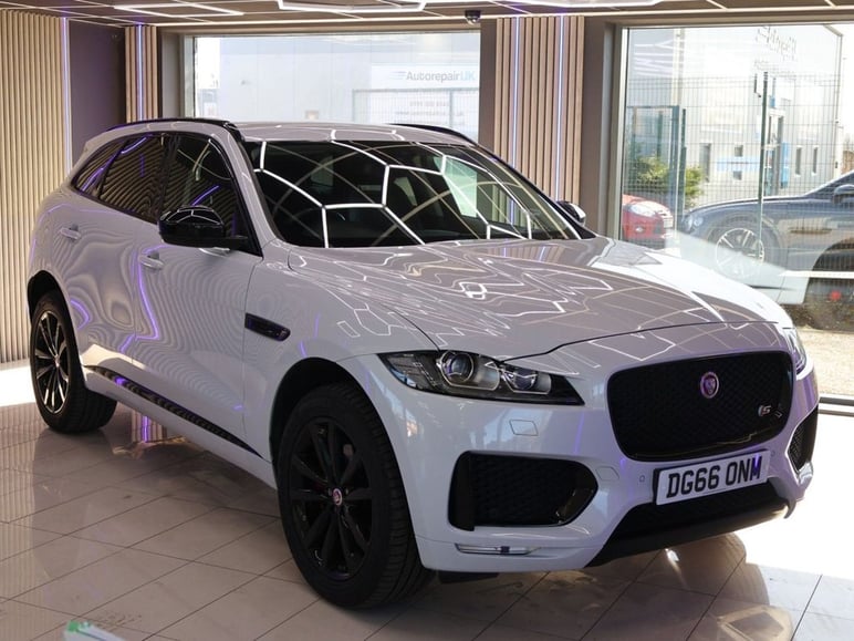 Jaguar F-Pace