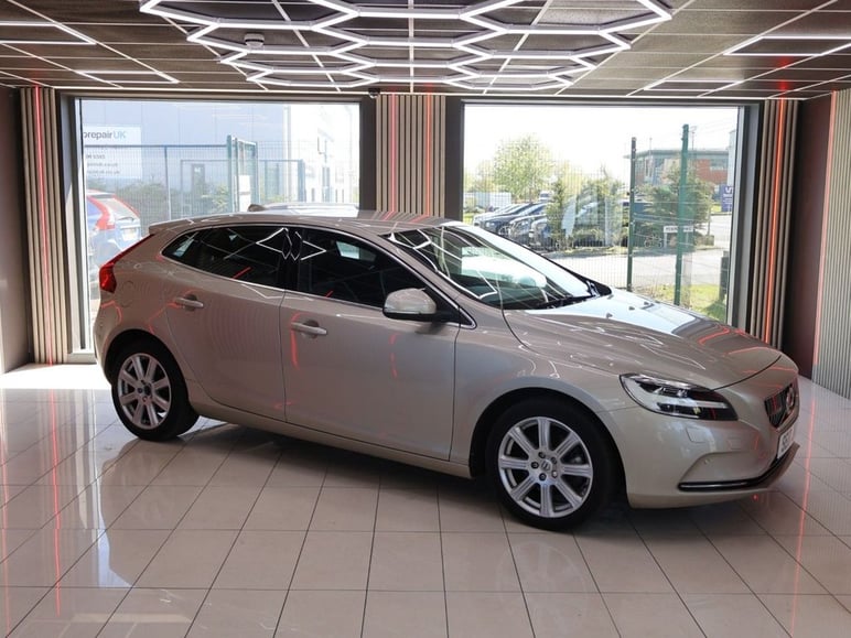 Volvo V40