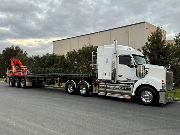 Semi Trailer crane truck