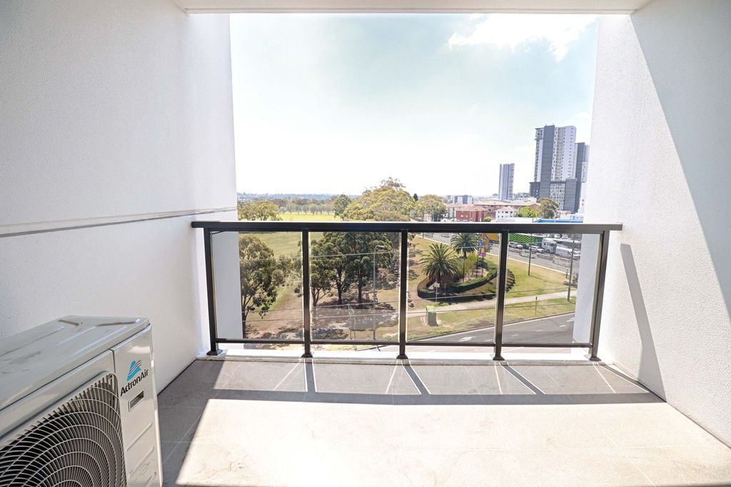 502/4 Hoxton Park Road, Liverpool, NSW 2170 Australia
