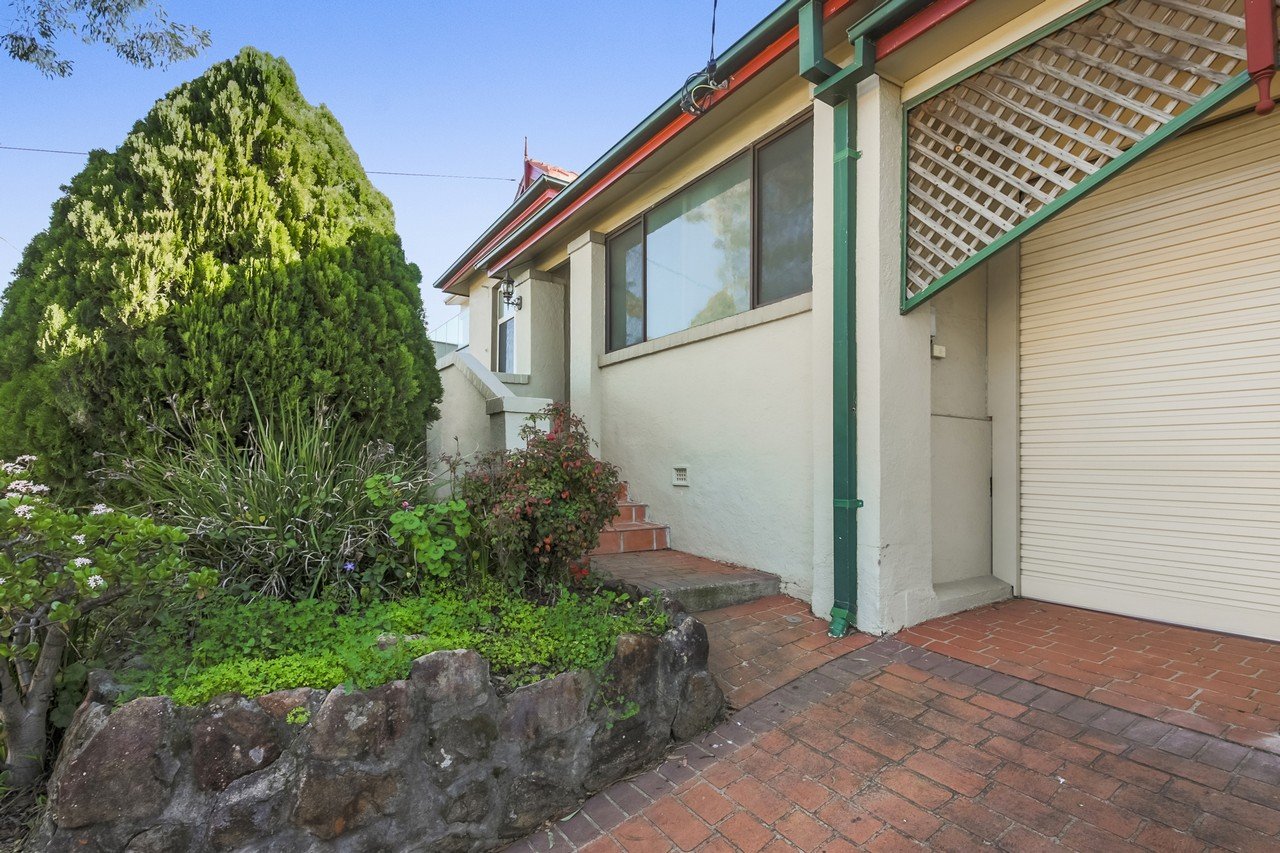 1/2 Napier Street, Mays Hill, NSW 2145 Australia