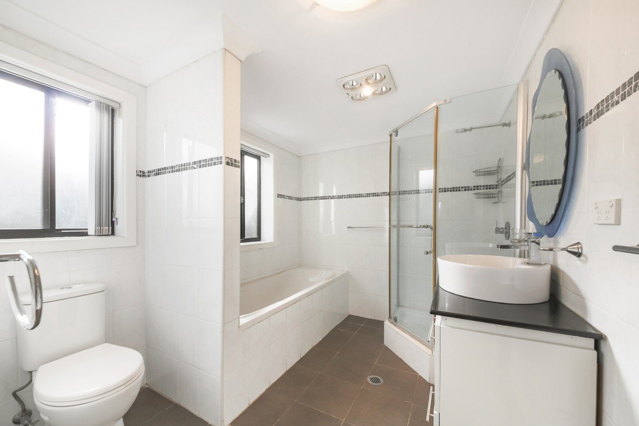 1/2 Napier Street, Mays Hill, NSW 2145 Australia
