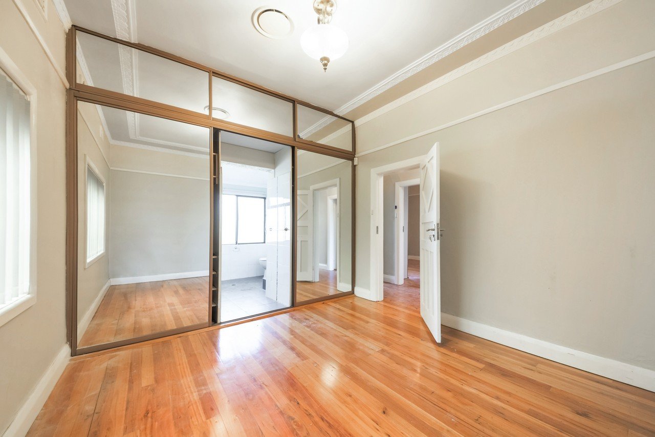 1/2 Napier Street, Mays Hill, NSW 2145 Australia
