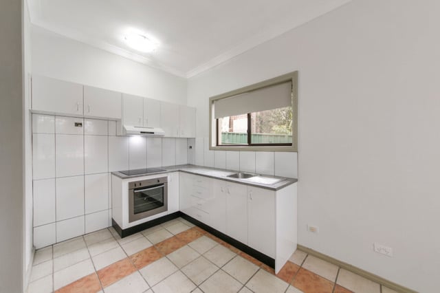 2/2 Napier Street, Mays Hill, NSW 2145 Australia