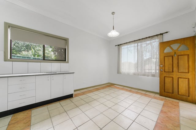 2/2 Napier Street, Mays Hill, NSW 2145 Australia