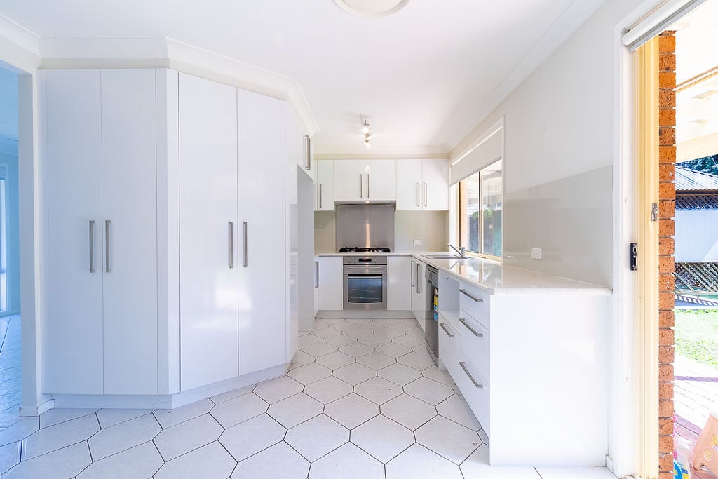 23 Currans Hill Drive, Currans Hill, NSW 2567 Australia