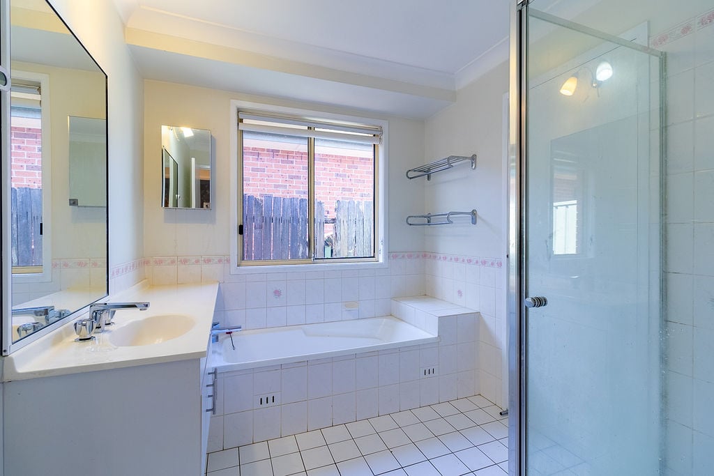 23 Currans Hill Drive, Currans Hill, NSW 2567 Australia