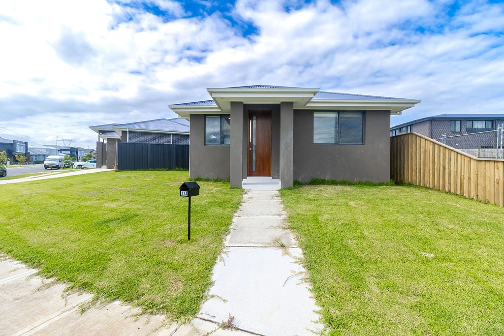 17a Stanham Circuit, Gledswood Hills, NSW 2557 Australia