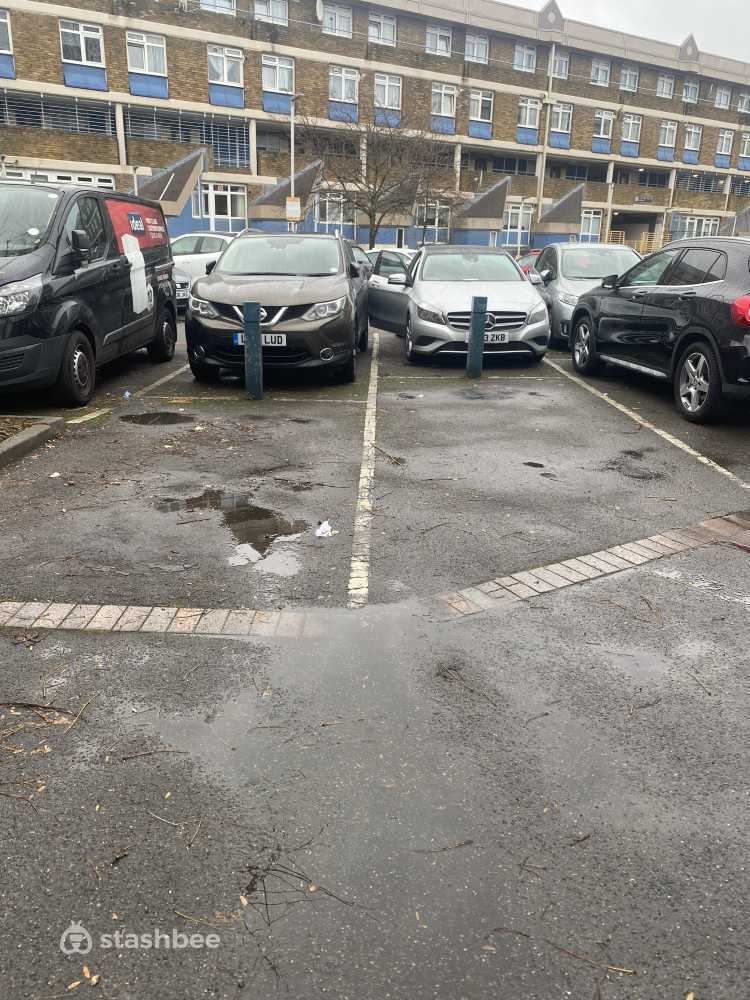 FANTASTIC Parking Space to rent in London (SW9)