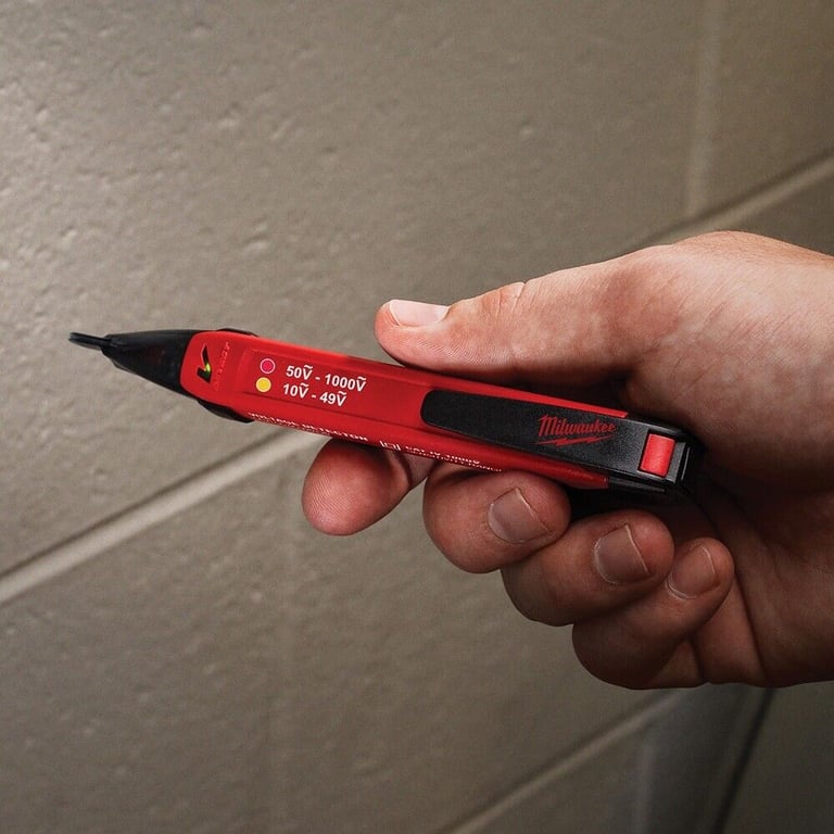 MILWAUKEE 2202-03-20 Voltage Detector with LED Light New in Pack 2020