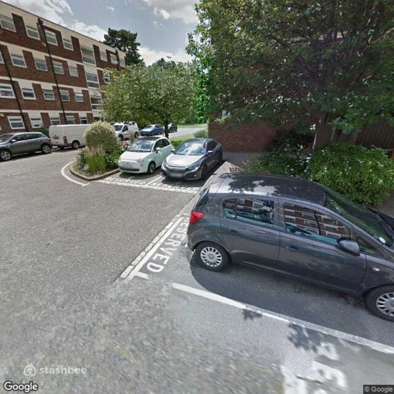 Parking Space available to rent in London (W5)