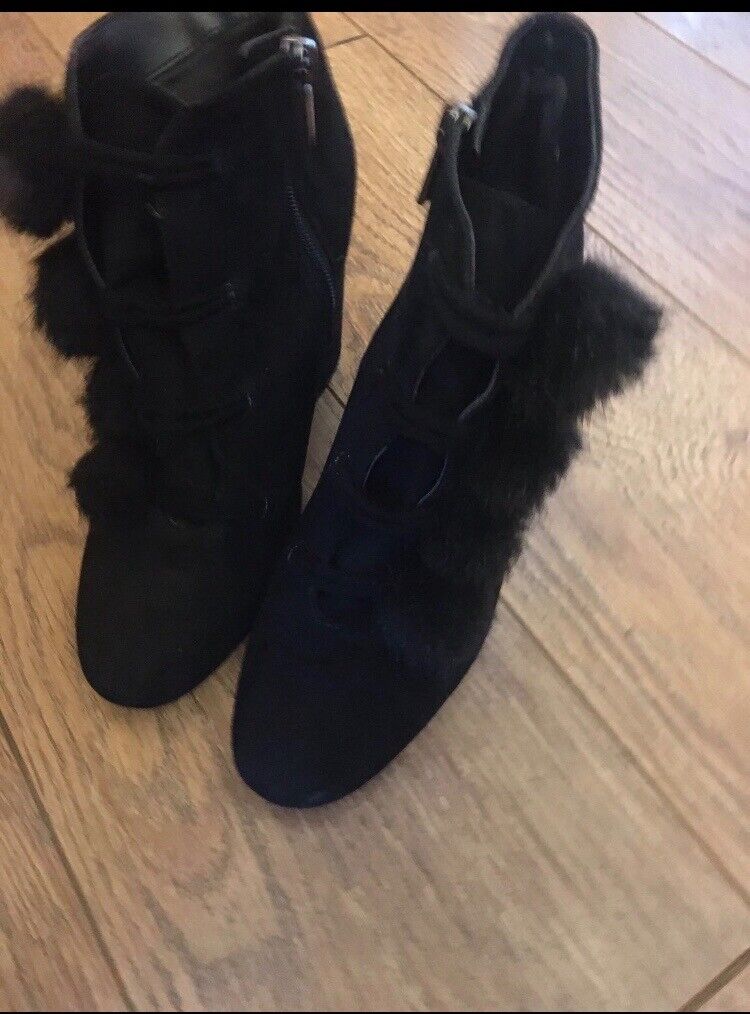 Sude black fur boots