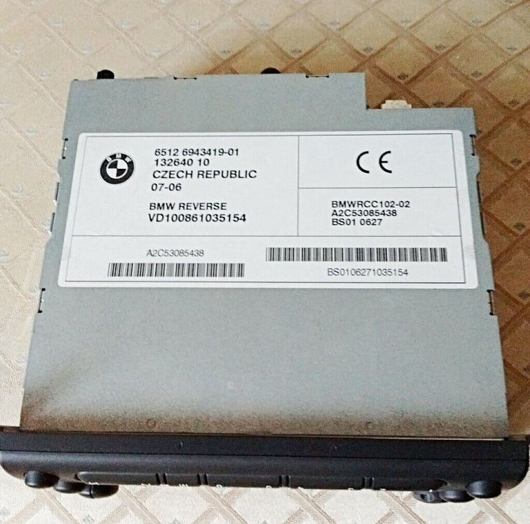 2006 GEN 1 MINI RADIO/CASSETTE PLAYER.