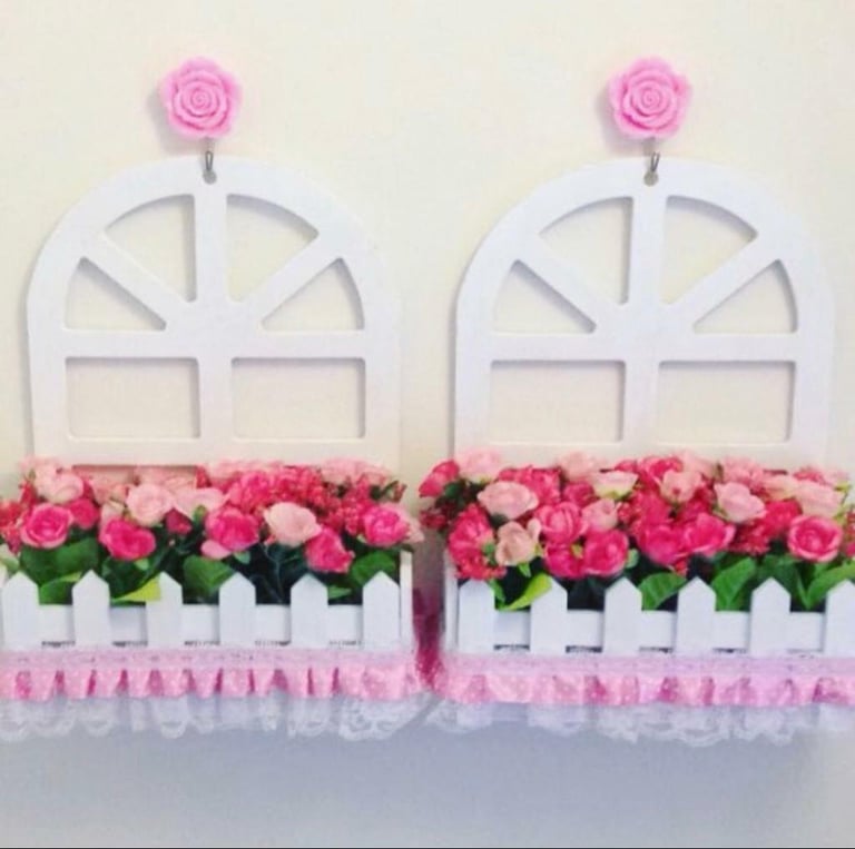 image for Artificial flower hanging basket decor 🌺