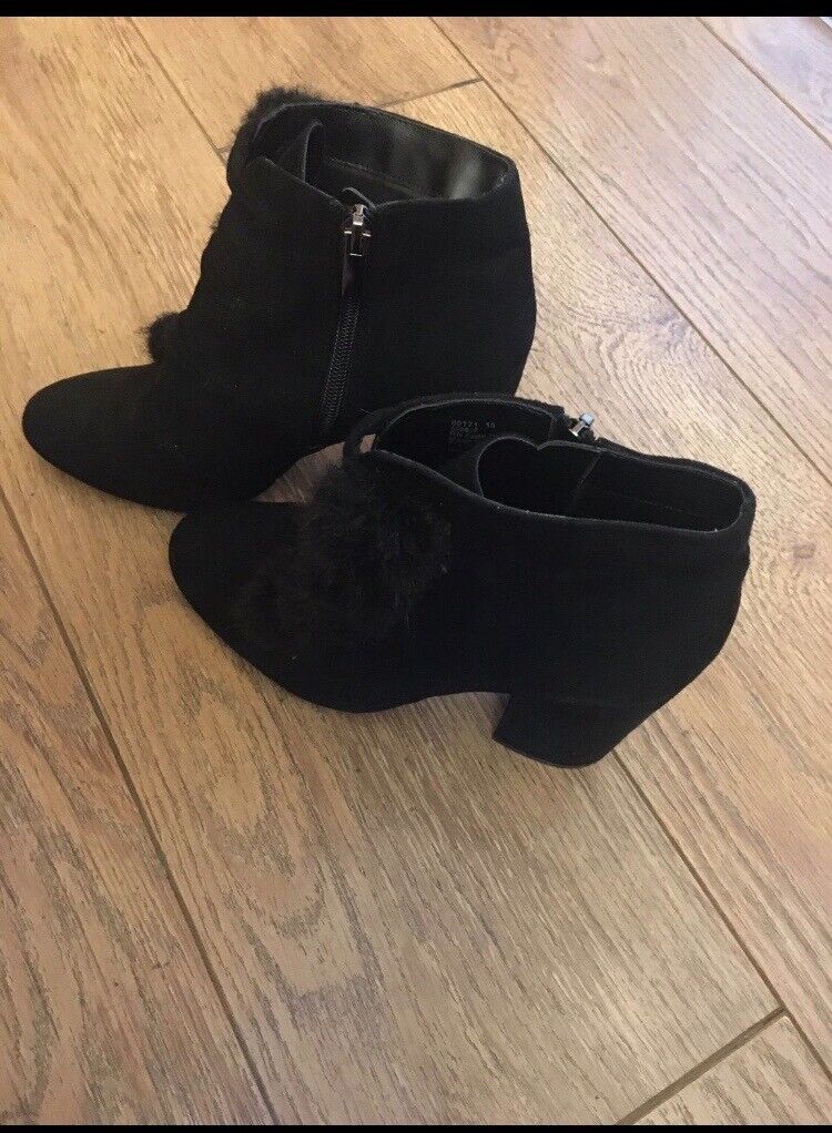Sude black fur boots