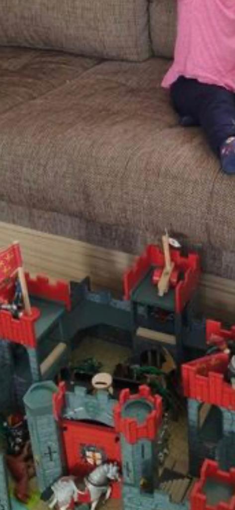 Le Toy Van Lionheart wooden castle 