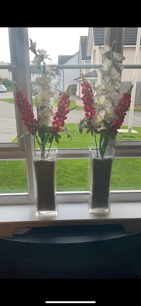 image for Vase with artificial flowers and stones