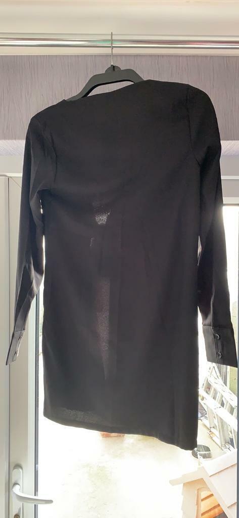 Boohoo Black Woven crepe tie front kimono Size M NWT. Condition is New with tags