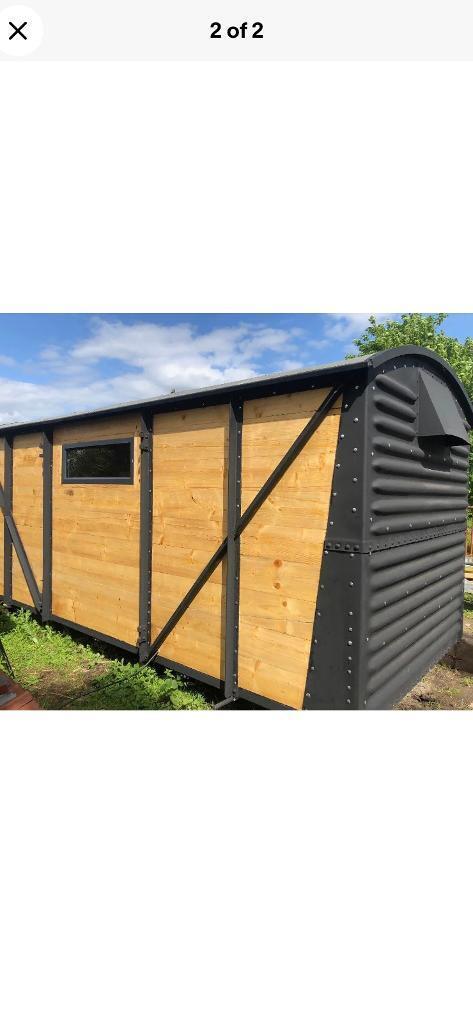 SHEPHERDS HUT SOLID OAK**** AIR B&B HOLIDAY HOME