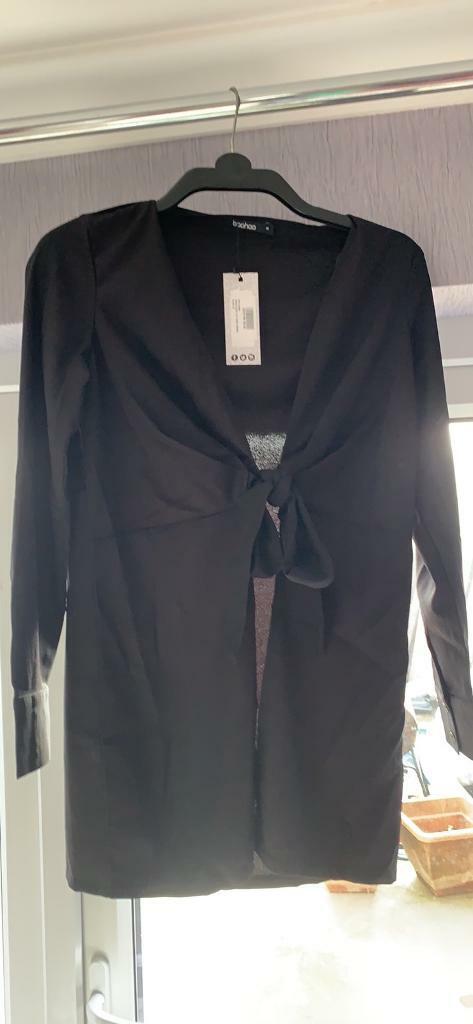 Boohoo Black Woven crepe tie front kimono Size M NWT. Condition is New with tags