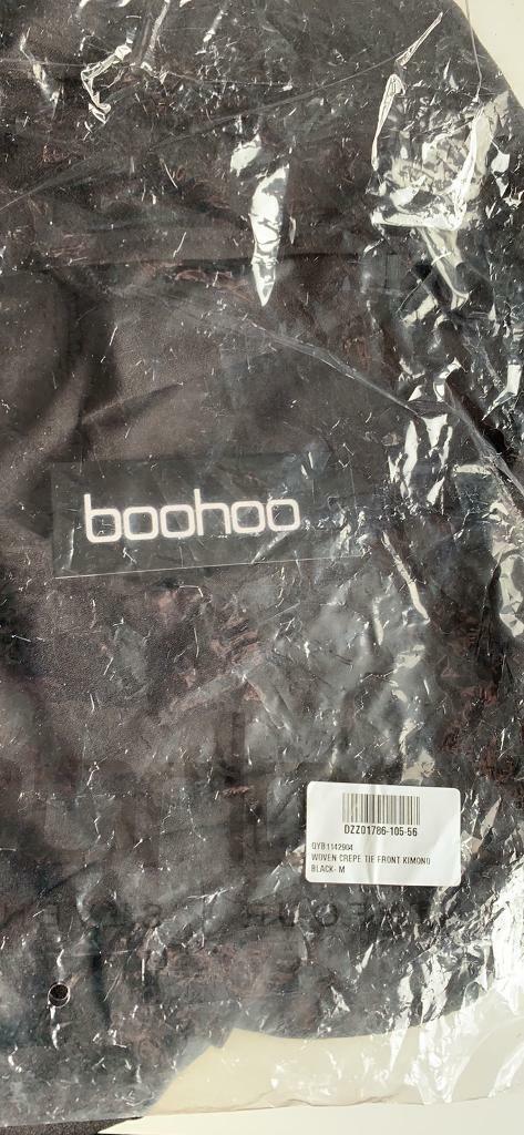 Boohoo Black Woven crepe tie front kimono Size M NWT. Condition is New with tags
