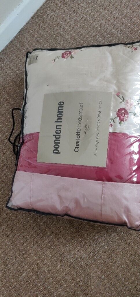 Bedspread with curtains set 