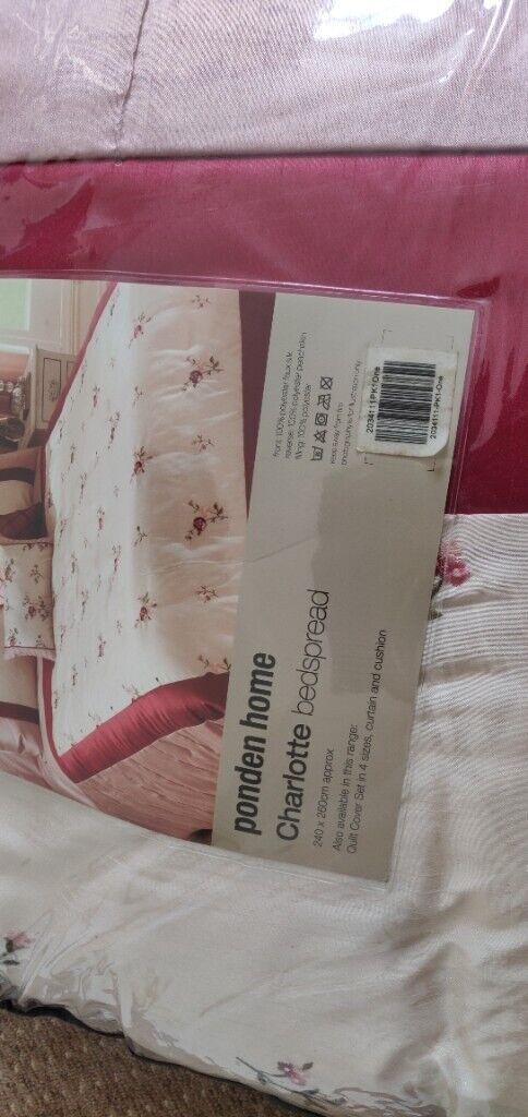Bedspread with curtains set 