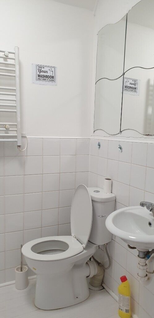 IMMEDIATE ROOMS AVALIABLE - MOVE IN TODAY