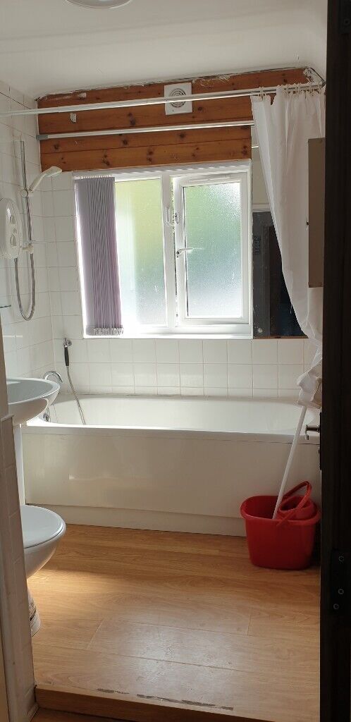 IMMEDIATE ROOMS AVALIABLE - MOVE IN TODAY