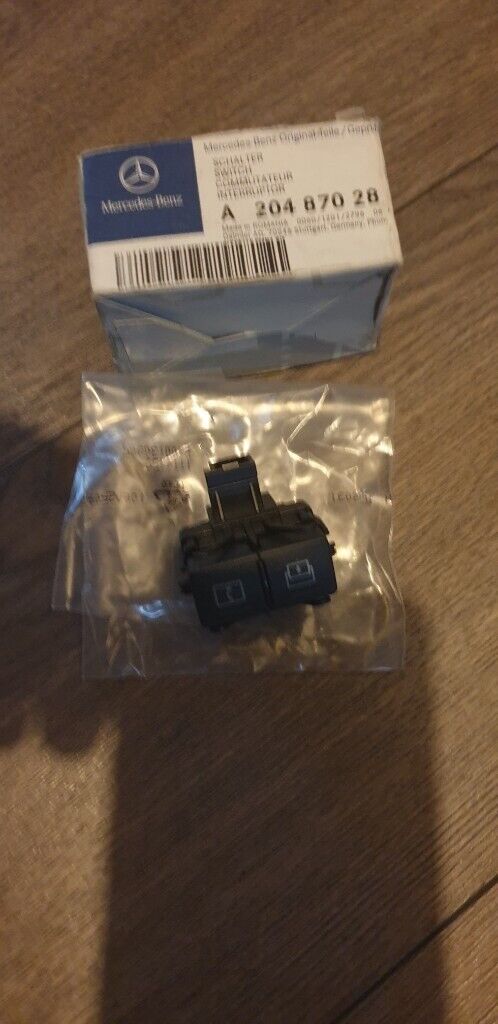 W204 Genuine (brand new )screen switch 