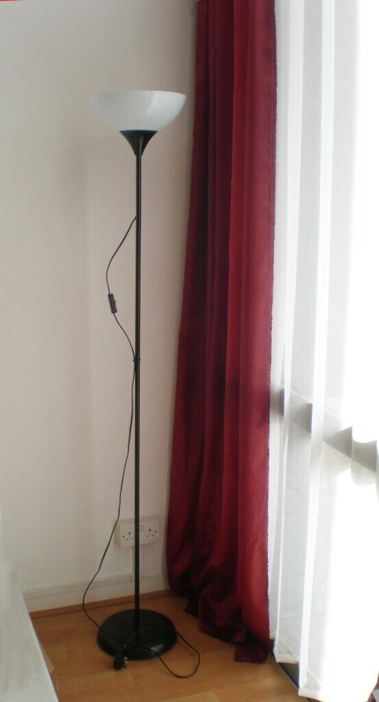 Tall Floor Standing Lamp with PHILIPS Tornado Bulb 10.000h (10 years) 