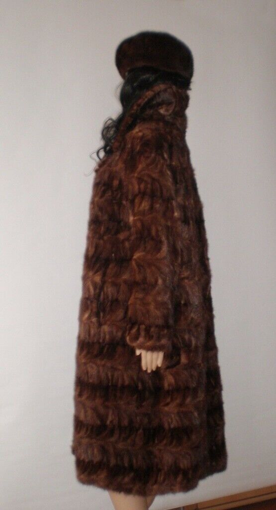 Gorgeous Real Mink Fur coat, size 12-14-16