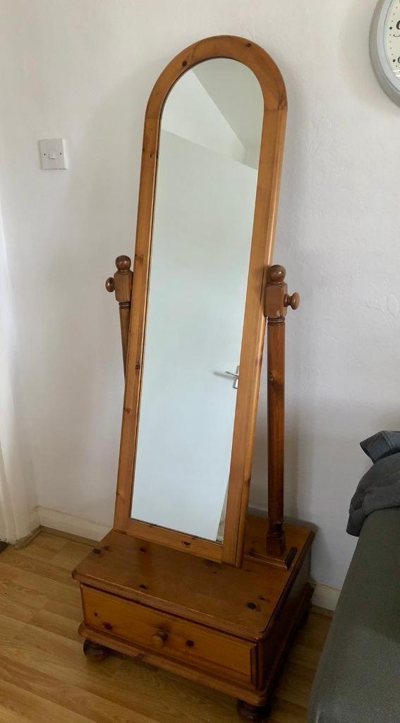 Mirror & drawer rotating (Ducal ltd.Victoria )