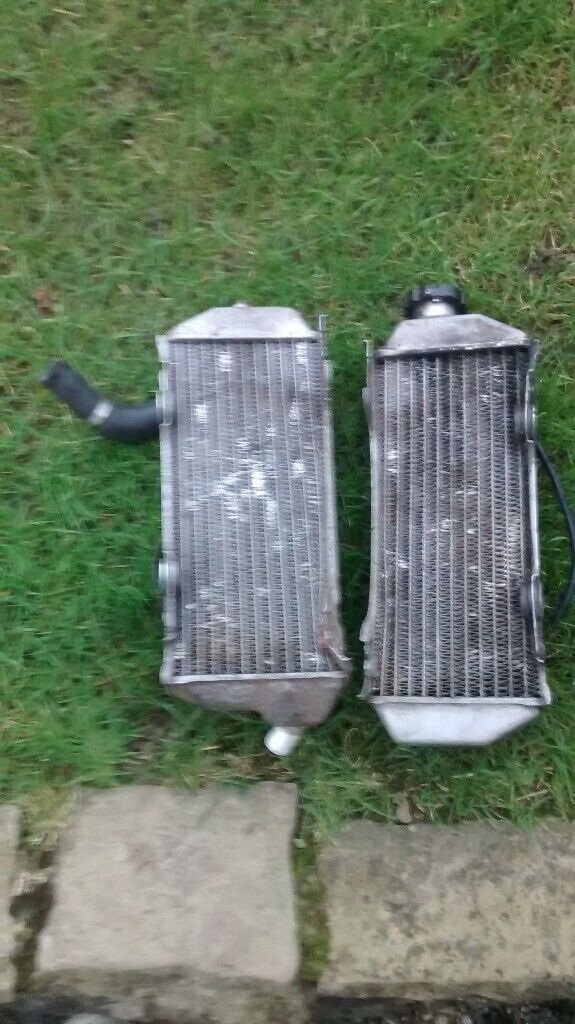 image for SUZUKI DRZ400 S DRZ 400 PAIR OF RADIATORS SPARES