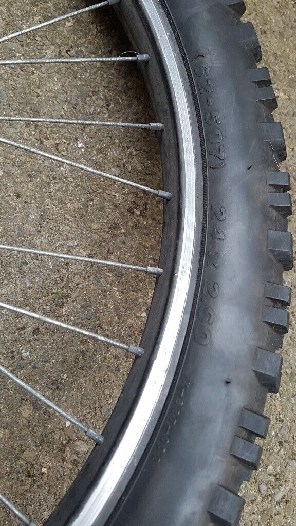 24inch MTB Mountain bike Wheels with kenda kinetic tyres 24x2.60 front and 24x2.30 rear