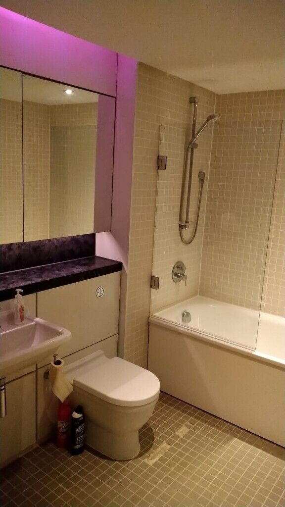 REDUCED!!! STUNNING VIEWS OF BIRIMINGHAM - 27TH FLOOR CITY CENTRE APARTMENT 